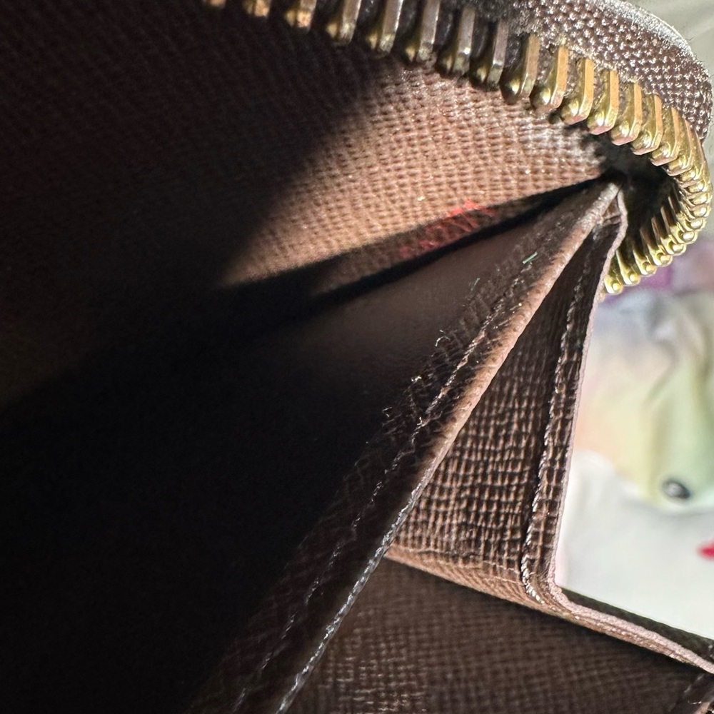 LOUIS VUITTON Damier Long Zippy Wallet - Picture 5 of 8